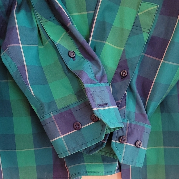 Under Armour Men's Blue and Green Plaid Shirt - Picture 4 of 7